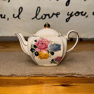 Rare Vintage Sadler Cube English Teapot